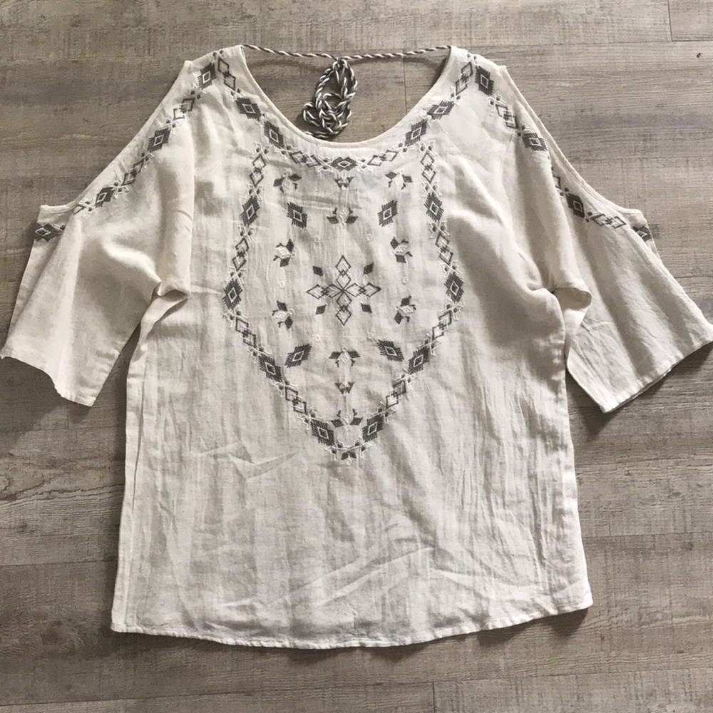 Coco+Carmen | Ecru Top